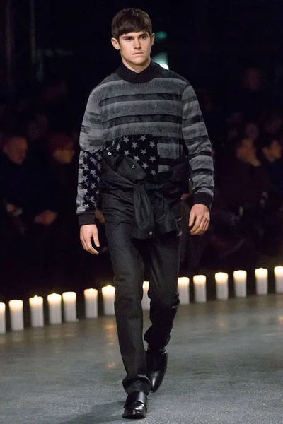 Look 27